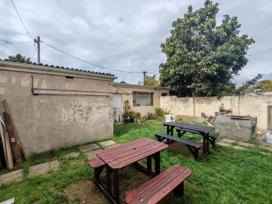 8 Bedroom Property for Sale in Sydenham Eastern Cape